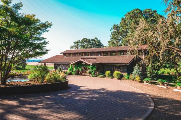 The winery and tasting room building from a distance.